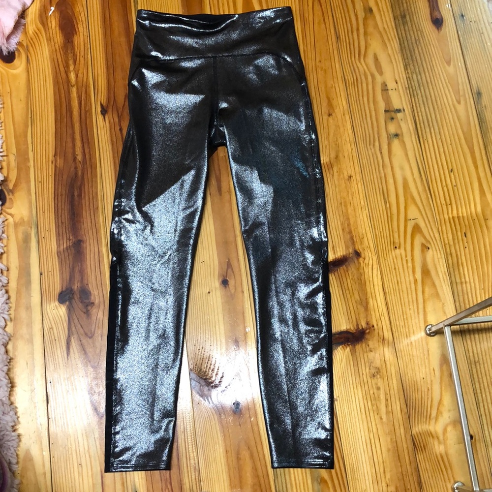 Flash sale 💥💥Metallic yoga pants
